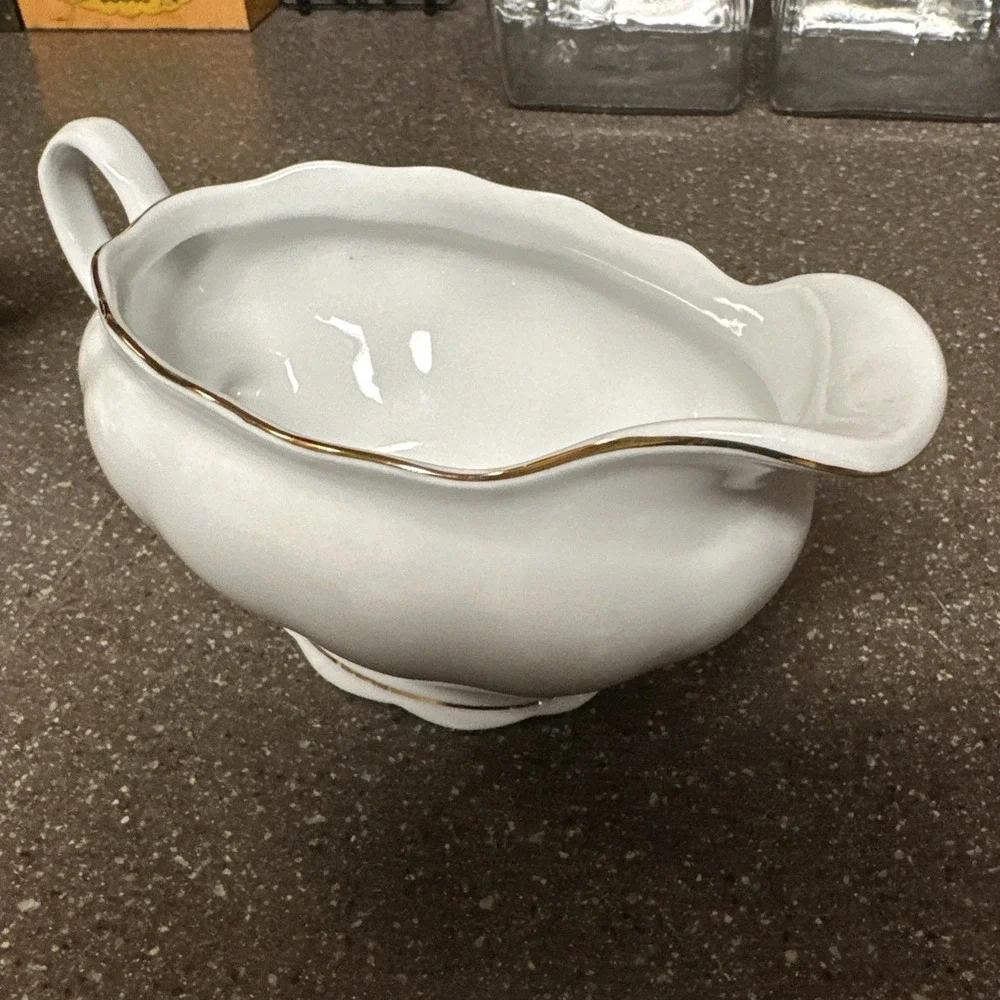 Cuisena Savannah Gold Creamer & Gravy Boat Set Poland Fine China‎ Vintage